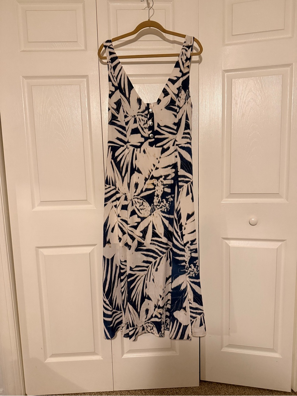 DKNY Lightweight Deep V Neck and Back Dress Size 16